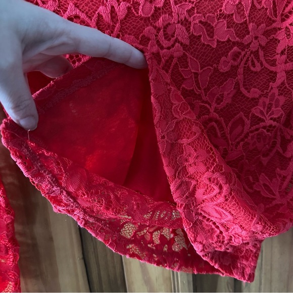 Red Lace Off Shoulder Stretchy Top - Picture 6 of 8
